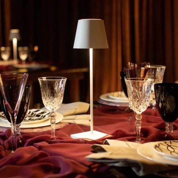 Oslo Glow – Wireless Rechargeable LED Table Lamp